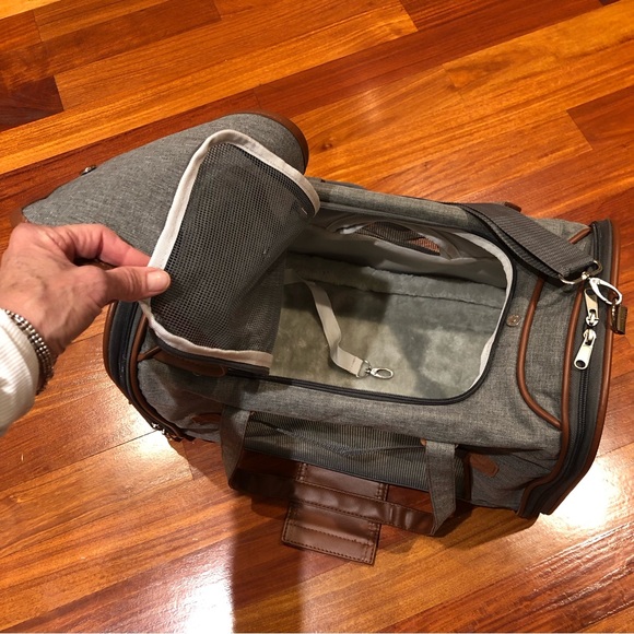 🐶Mr. Peanut's Gold Series Airline Approved Pet Carrier - Picture 14 of 17